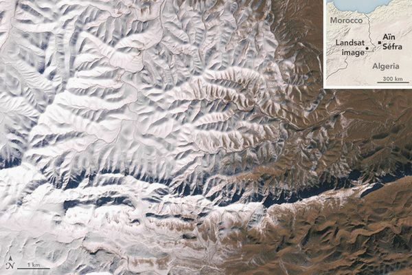 サハラ砂漠に降った37年ぶりの雪、NASAが撮影した衛星画像が公開される