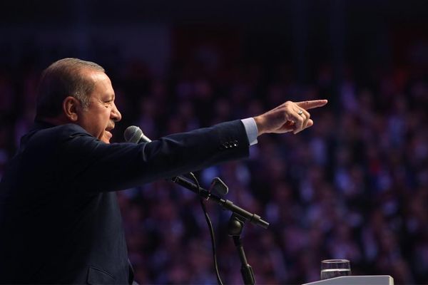 トルコ大統領が閣僚の入国を拒否したオランダを非難、両国の対立が激しさを増す