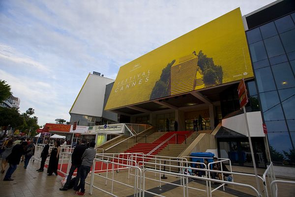 カンヌ映画祭で「ネットフリックス」作品にブーイング、その背景とは？