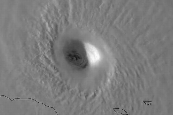 宇宙ステーションから撮影された巨大ハリケーン「イルマ」の映像をNASAが公開