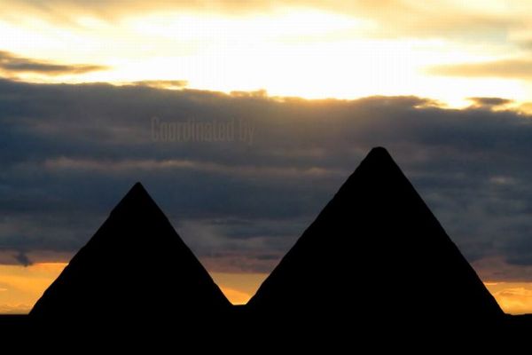 ピラミッド“世紀の大発見”を喜ぶ研究者らに考古学者が釘を刺す