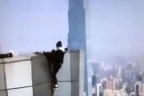 中国初のルーフトッパーが62階から転落死、危険な仕事をする理由とは？