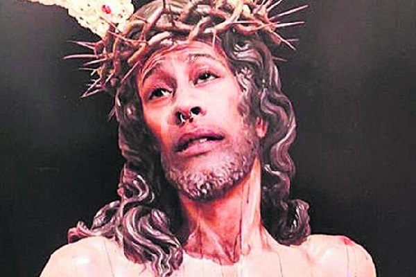 キリスト像に似せて顔を加工したとして、スペイン男性が罰金刑に