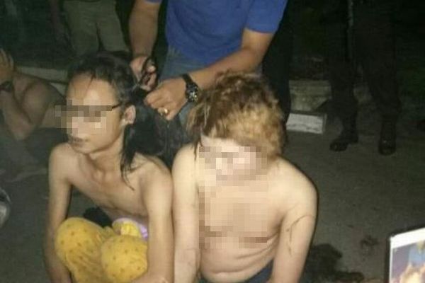 インドネシアの警察が12人のトランスジェンダーを拘束、男の服を着せて髪を切る