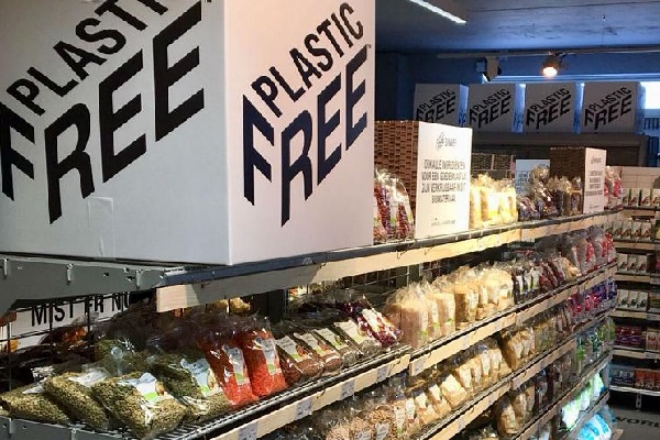 オランダに世界初の“プラスチックフリー”のスーパーマーケットが登場
