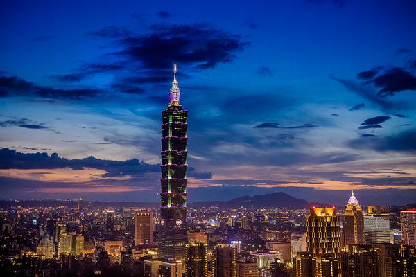台湾の有名な超高層ビルに「弁当」の自販機が登場、新鮮だとして好評を博す