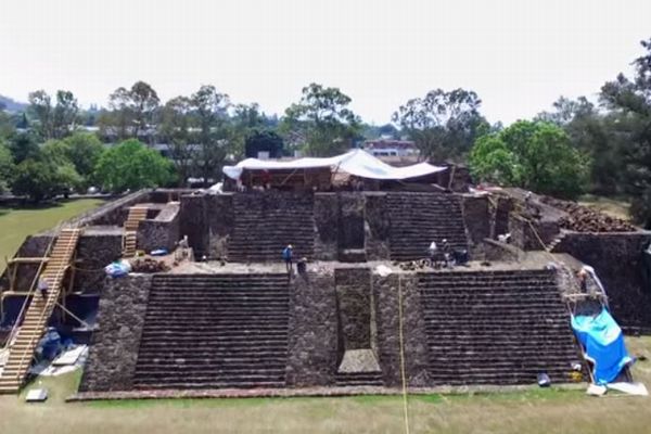メキシコで巨大地震によるダメージを受けたピラミッド、内部から寺院を発見