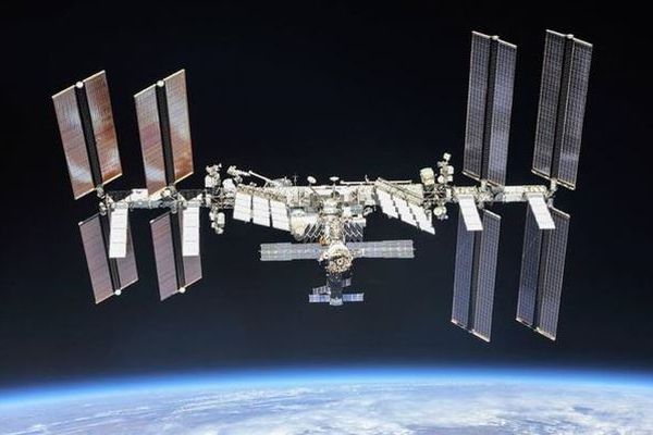 国際宇宙ステーション内で感染性のバクテリアを発見、NASAが監視を続ける