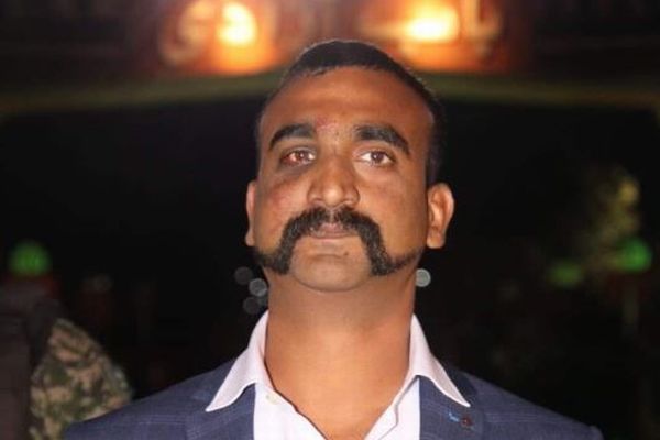 パキスタンから解放されたインド軍パイロット、彼の口ひげがファッショントレンドに