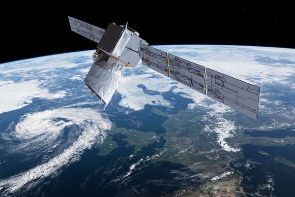 2つの人工衛星が衝突？！欧州宇宙機関が初めて回避行動を実施