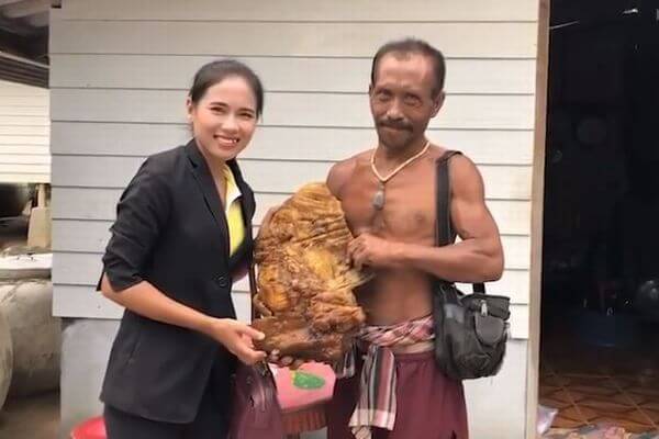 タイの浜辺で幻の香料「竜涎香」を発見、重さ6kgで3000万円相当