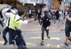香港で警官が発砲、若者が腹部を撃たれる瞬間の映像が拡散【閲覧注意】