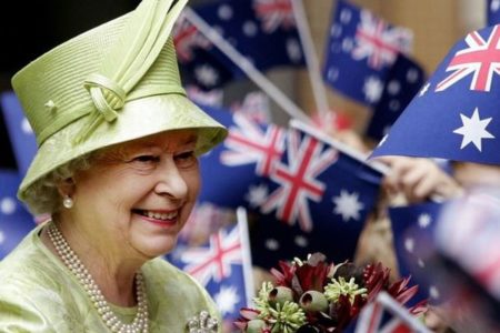エリザベス女王が退位を考えている？複数の英メディアが伝える
