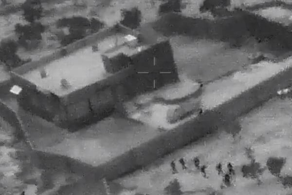 バグダディ急襲作戦では実際何が起きたのか？米国防総省の動画を全て公開