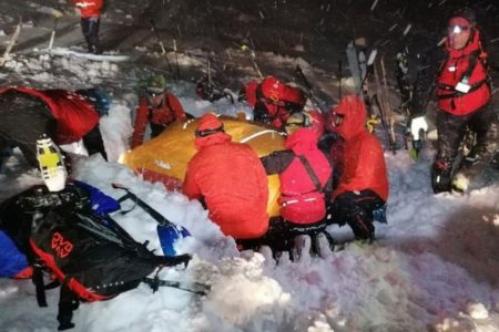 オーストリアで発生した雪崩、雪に5時間埋まっていた男性が奇跡的に生還