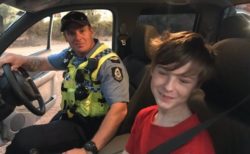 豪の12歳の少年、山林火災が迫る中で犬を連れ、自動車を運転し脱出
