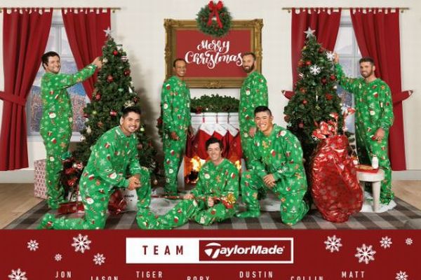 クリスマスカードでT・ウッズがパジャマ姿？画像加工を疑われるも、実は本人だった！