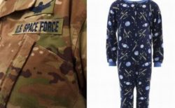「宇宙なのに迷彩服？」発表された米宇宙軍の制服、ネットでの反応とは？