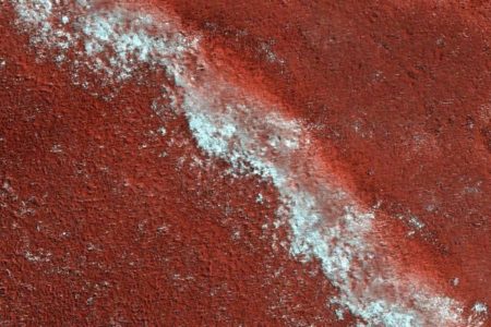 火星の表面にある不思議な模様、NASAが画像を公開