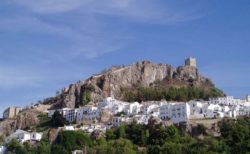 新型コロナが猛威を振るうスペインに、感染者「ゼロ」の奇跡の要塞都市があった！