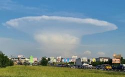 新しい核兵器の実験か？ウクライナの上空にキノコ雲が出現