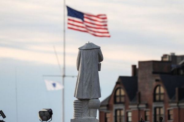 【黒人差別抗議運動】ボストンでコロンブス像の首が切断される