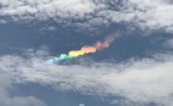 東京や神奈川上空で綺麗な虹色の雲、「環水平アーク」が出現、台湾でも目撃