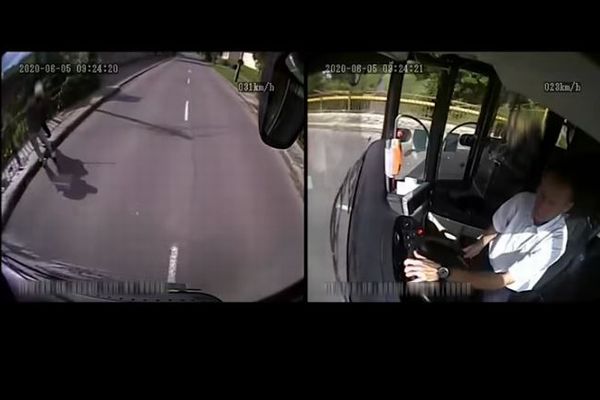 バスの運転手がおばあちゃんを救出、車を降りて強盗を撃退【ハンガリー】