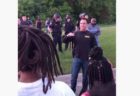 【黒人男性暴行死】デモ参加者の気持ちを理解し、共に歩く保安官に共感が広がる
