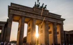 ベルリンが「反差別法」を導入、公的機関による差別を禁止へ