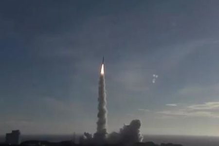 アラブ首長国連邦の火星探査機、日本のH-2Aロケットに搭載され打ち上げ成功【動画】