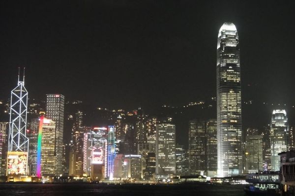 中国政府、香港とイギリスなどの3カ国との犯人引き渡し条約を停止と発表