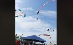 台湾の凧揚げ大会で事故、3歳の少女が凧に絡まり地上10m以上も宙に舞う【動画】