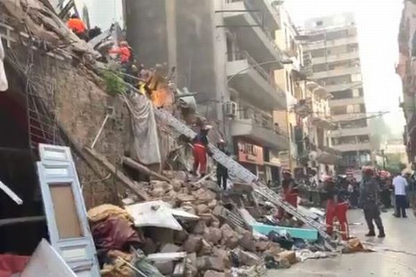 ベイルートの爆発事故から1カ月、瓦礫の下から鼓動を検知、生存者か？