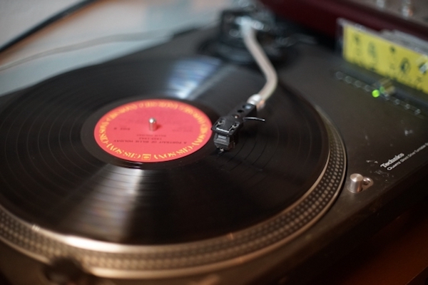 アナログレコードの売り上げがCDを抜いた、80年代以来初めてのこと