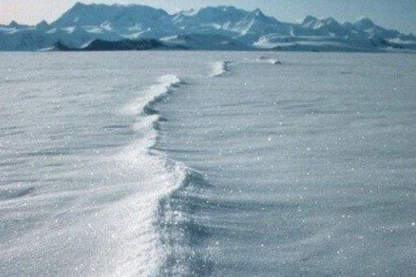 南極にある氷河が予測よりも早く解けている！衛星画像の分析で明らかに