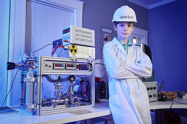 12才で自宅に核融合炉を作った少年がギネス世界記録に
