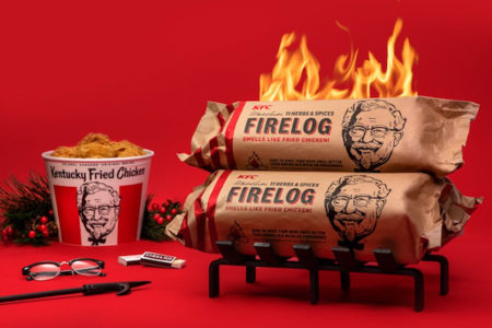KFCが部屋をフライドチキンの匂いで満たす薪を発売