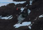 南極に不思議な穴、グーグルアースで発見した人物が人工物と主張
