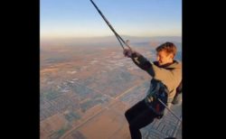 気球からロープにぶら下がってダイブ、米で撮影された動画にドキドキ