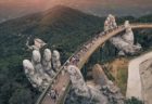 巨人の手が支える…ベトナムのファンタジーな橋が観光客に大人気