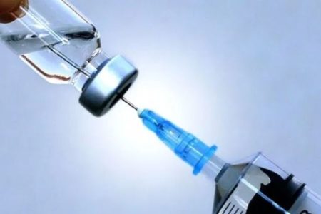 【インド】看護師がうっかりミス？空注射器でワクチン接種する動画が話題