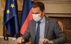 EUサミットで多くが感染？仏大統領に続き、スロバキアの首相も新型コロナ陽性