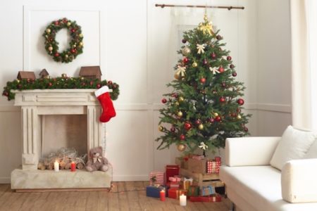 プラ素材のクリスマスツリーをカッコ良く見せるショップのノウハウ、元店員が投稿