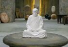 座禅をして瞑想するトランプ氏の像、中国の男性が作り話題に