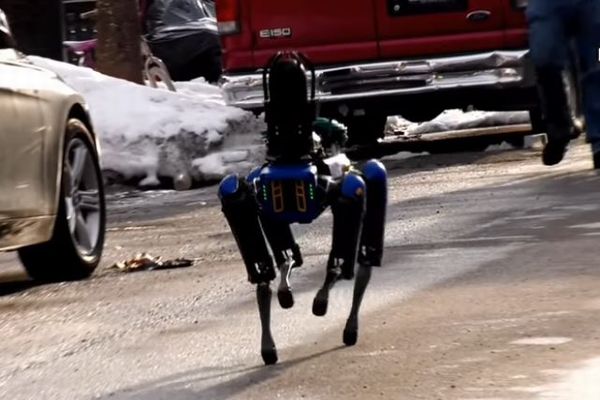 ニューヨーク市警が犬型ロボット Digidog を配備 事件現場に投入 Switch News スウィッチ ニュース