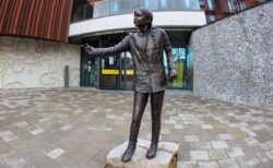英大学がグレタさんの銅像を建立、学生らが反発、その理由とは？