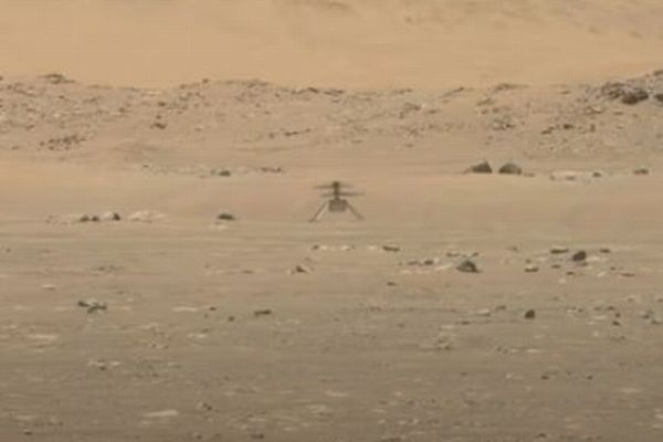 人類史上初、NASAが火星で小型ヘリコプターを飛ばすことに成功【動画】