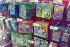 米でポケモンカードなどが高騰、銃を使った事件まで起き、店頭販売を中止
