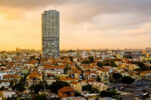 イスラエルで新型コロナの感染者が少しずつ増加、70%はデルタ株